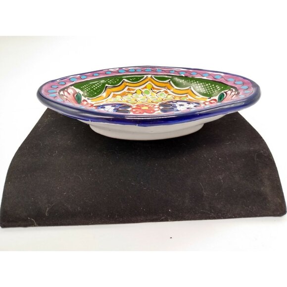 Oval Serving Dish Signed Ocotlan Pue. Mexico EUC. 7 1/4" x 5 1/4" - Picture 3 of 8